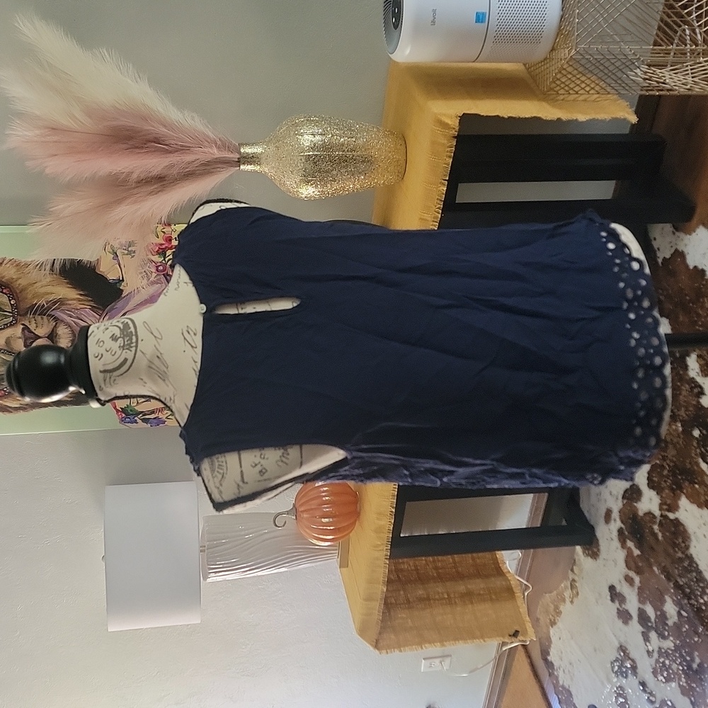 Lace Pattern Tanktop - Picture 3 of 4